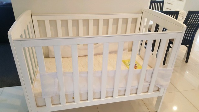 baby bunting cot mattress protector